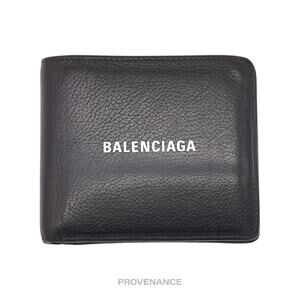 🔴 Balenciaga Logo Bifold Wallet - Black Leather